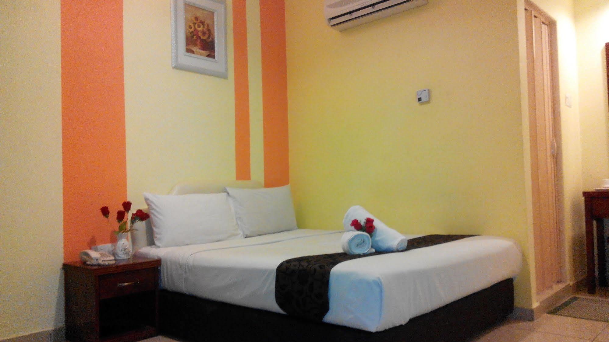 Sun Inns Hotel Kuala Selangor Exterior foto